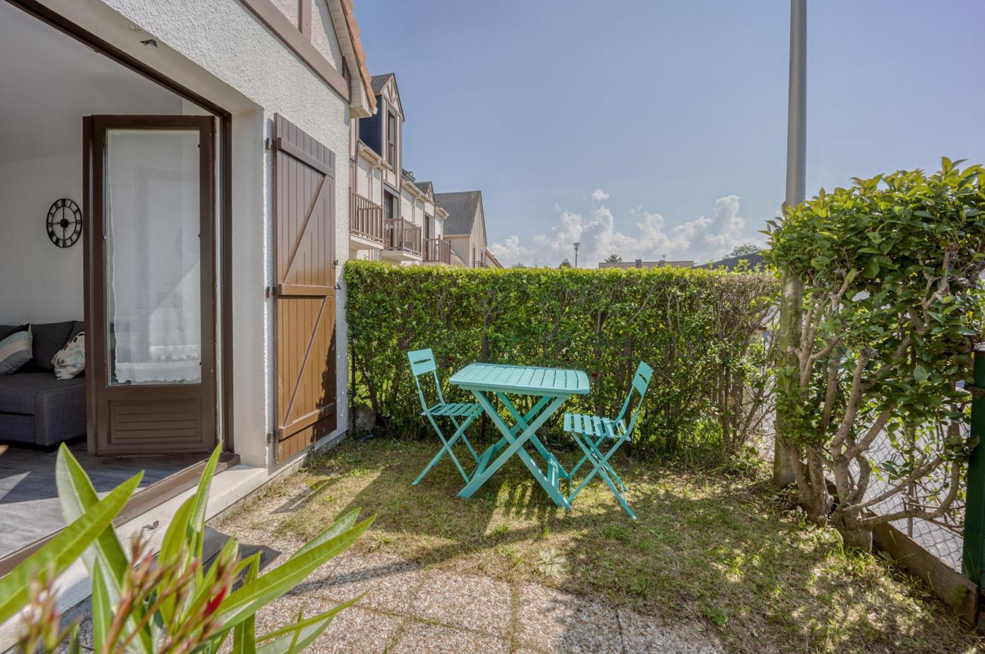 Le Petit Normand - Studio Avec Jardin A 500 M De La Plage Курсел-сюр-Мер Екстериор снимка