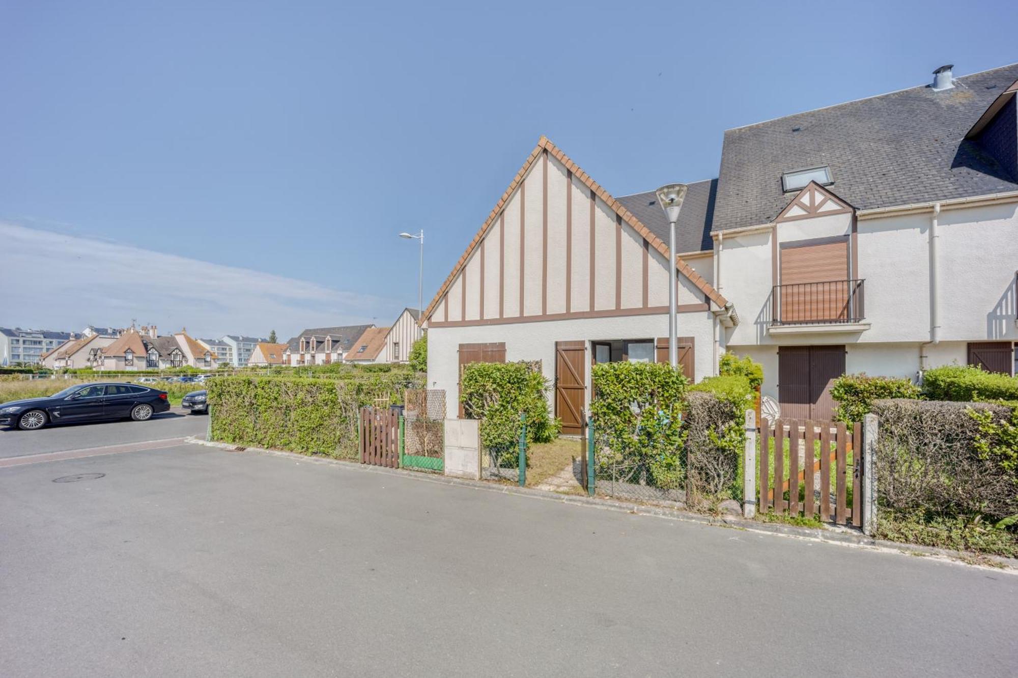 Le Petit Normand - Studio Avec Jardin A 500 M De La Plage Курсел-сюр-Мер Екстериор снимка