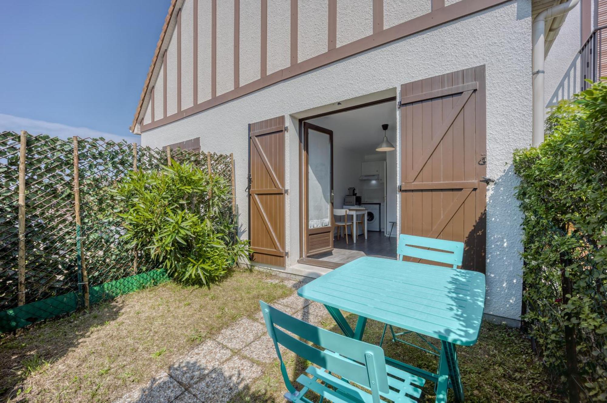 Le Petit Normand - Studio Avec Jardin A 500 M De La Plage Курсел-сюр-Мер Екстериор снимка